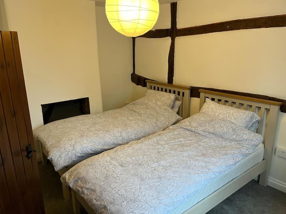 Grade Ii Listed - Free Parking * Salisbury